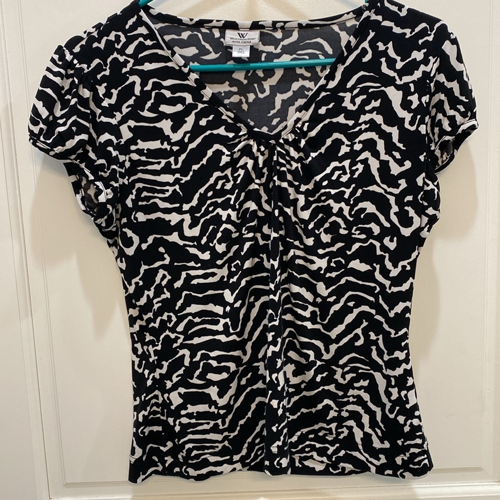 Worthington Women’s Petite Large Pleated Neck Short Sleeve Blouse
